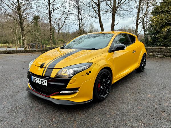 Renault Megane Hatchback, Petrol, 2013, Yellow