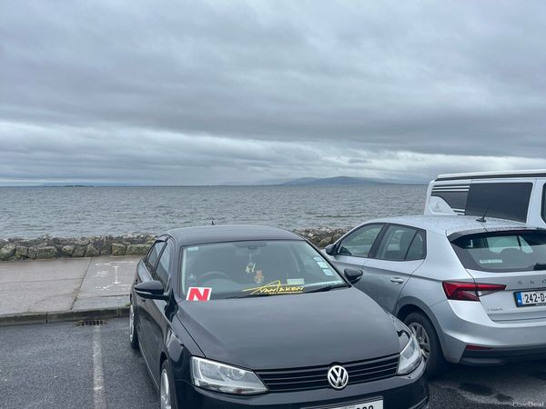 Volkswagen Jetta Saloon, Diesel, 2011, Black