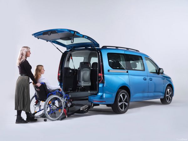 Volkswagen Caddy Maxi Life MPV, Petrol Plug-in Hybrid, 2026, Grey