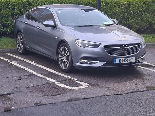 Opel Insignia Hatchback, Petrol, 2019, Grey