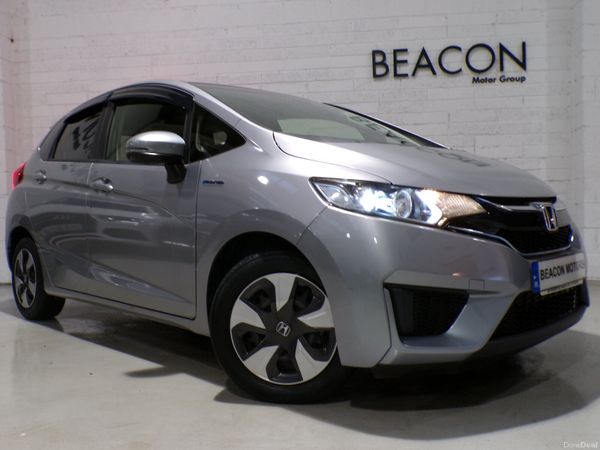 Honda Fit Hatchback, Petrol Hybrid, 2016, Silver