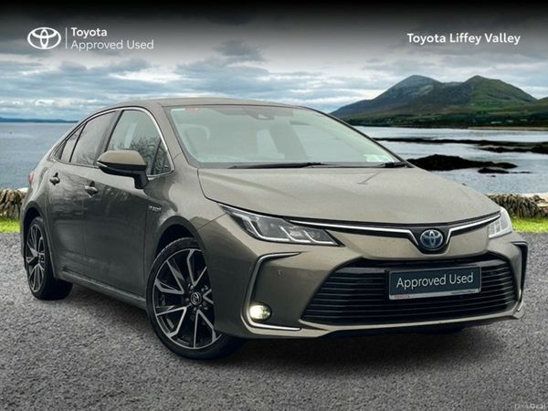 Toyota Corolla Saloon, Petrol Hybrid, 2020, Green