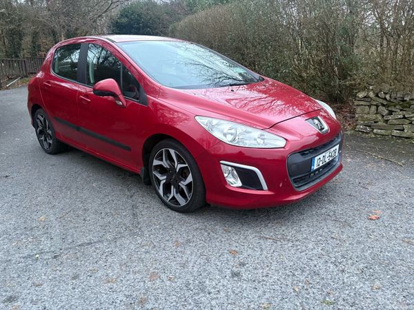 Peugeot 308 Hatchback, Diesel, 2012, Red