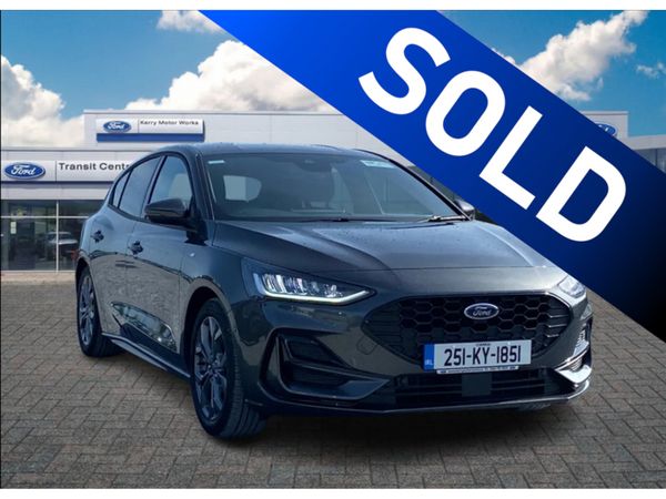 Ford Focus Hatchback, Petrol, 2025, Grey