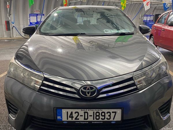 Toyota Corolla Saloon, Diesel, 2014, Grey