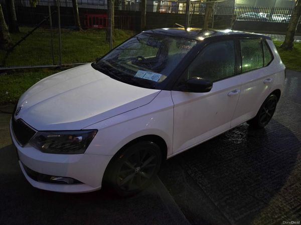 Skoda Fabia Hatchback, Petrol, 2015, White