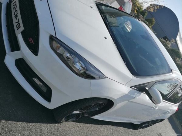 Ford Focus Hatchback, Diesel, 2017, White