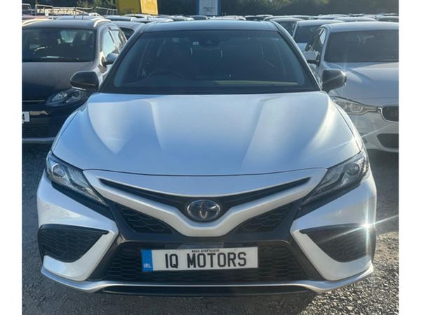Toyota Camry Saloon, Petrol Hybrid, 2022, White