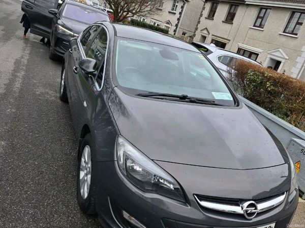 Opel Astra Saloon, Petrol, 2015, Grey
