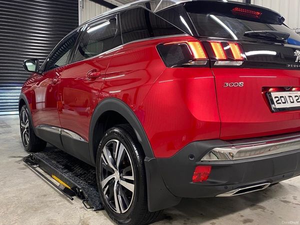 Peugeot 3008 MPV, Diesel, 2020, Red