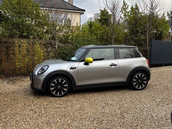 Mini Electric Hatchback, Electric, 2023, Grey