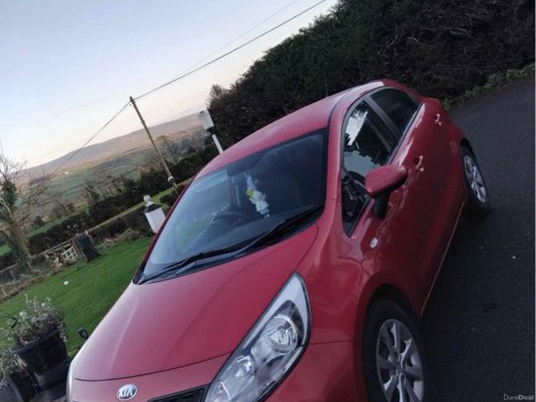 Kia Rio Hatchback, Petrol, 2013, Red