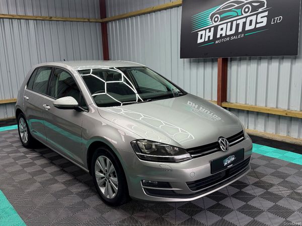 Volkswagen Golf Hatchback, Petrol, 2015, Gold