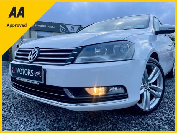 Volkswagen Passat Saloon, Diesel, 2011, White