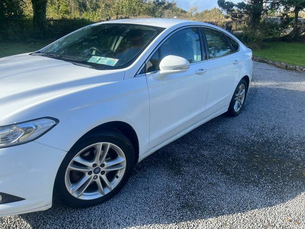 Ford Mondeo Hatchback, Diesel, 2016, White