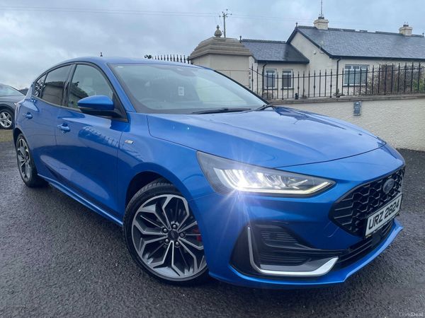 Ford Focus Hatchback, Diesel, 2022, Blue