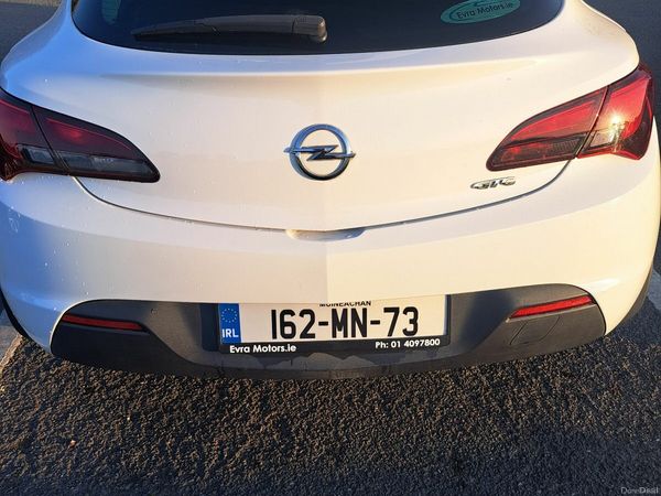 Opel Astra Hatchback, Diesel, 2016, White