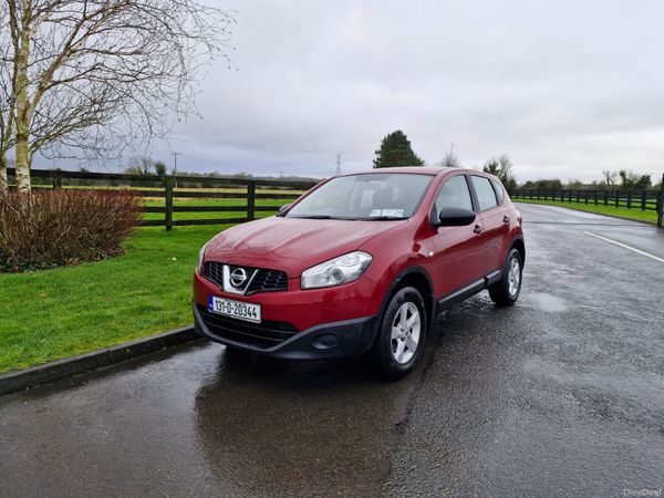Nissan Qashqai MPV, Diesel, 2013, Red