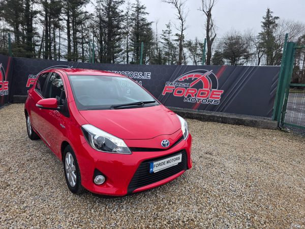 Toyota Yaris Hatchback, Petrol Hybrid, 2014, Red