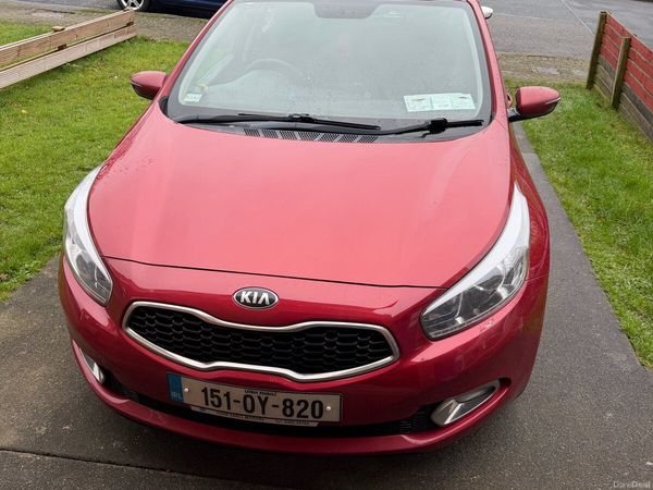 Kia Ceed Hatchback, Diesel, 2015, Red
