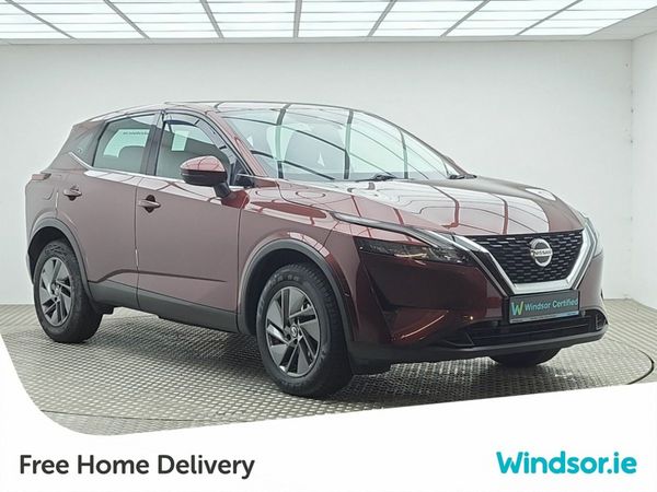 Nissan Qashqai MPV, Petrol, 2022, Red