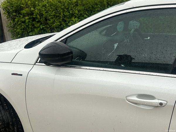 Peugeot 308 Hatchback, Petrol, 2017, White