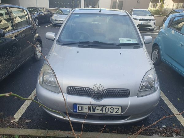 Toyota Yaris Hatchback, Petrol, 2001, Silver
