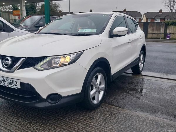 Nissan Qashqai Hatchback, Diesel, 2014, White