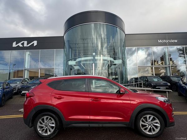 Hyundai Tucson MPV, Diesel, 2016, Red