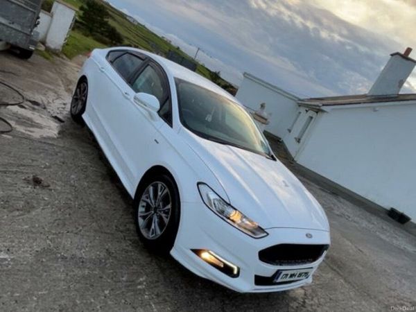 Ford Mondeo Hatchback, Diesel, 2017, White