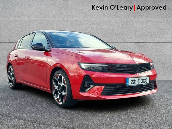 Opel Astra Hatchback, Petrol, 2023, Red