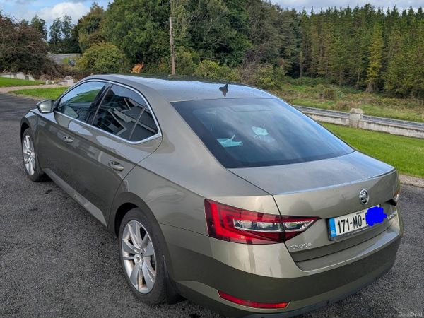 Skoda Superb Hatchback, Diesel, 2017, Green