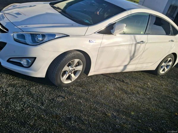 Hyundai i40 Saloon, Diesel, 2014, White