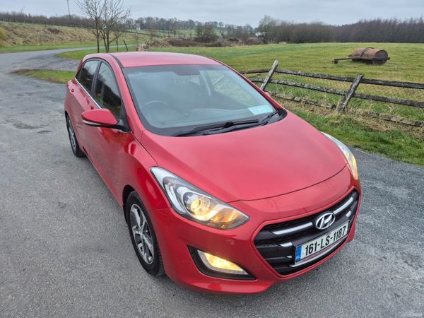 Hyundai i30 Hatchback, Diesel, 2016, Red