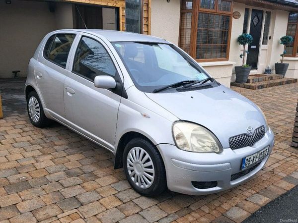 Toyota Yaris Hatchback, Petrol, 2005, Silver
