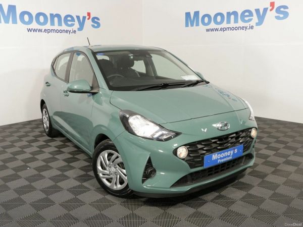 Hyundai i10 Hatchback, Petrol, 2023, Green