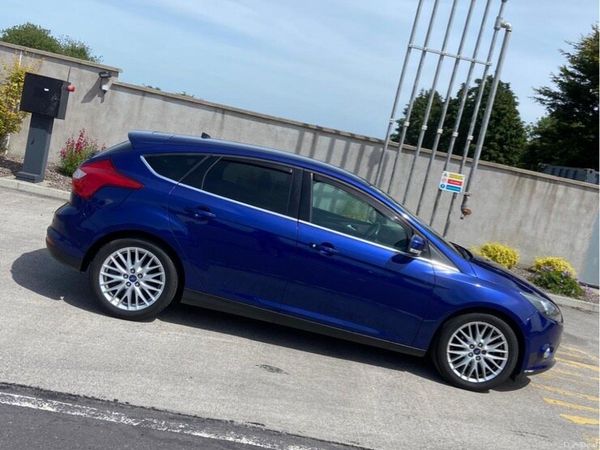 Ford Focus Hatchback, Petrol, 2014, Blue