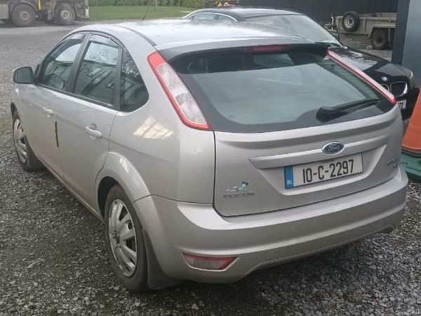Ford Focus Hatchback, Petrol, 2010, Silver