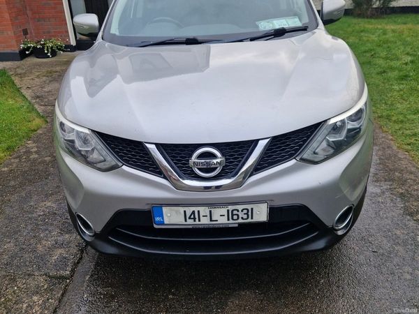 Nissan Qashqai Hatchback, Diesel, 2014, Silver