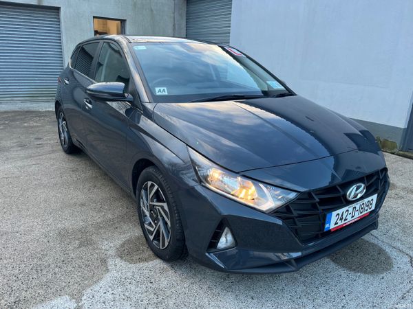 Hyundai i20 Hatchback, Petrol, 2024, Grey