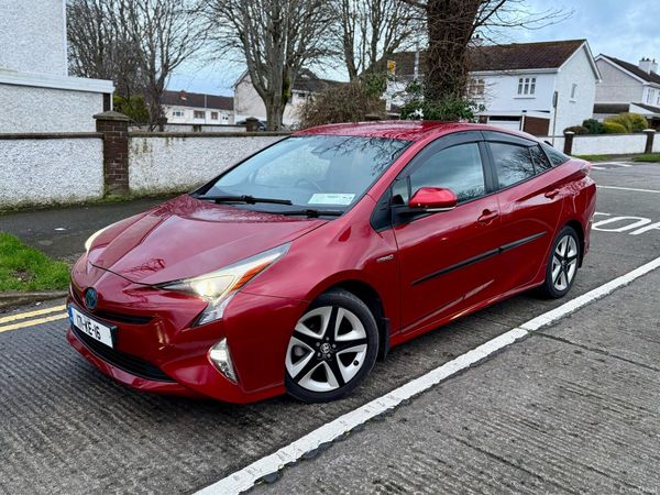 Toyota Prius Hatchback, Petrol Hybrid, 2017, Red
