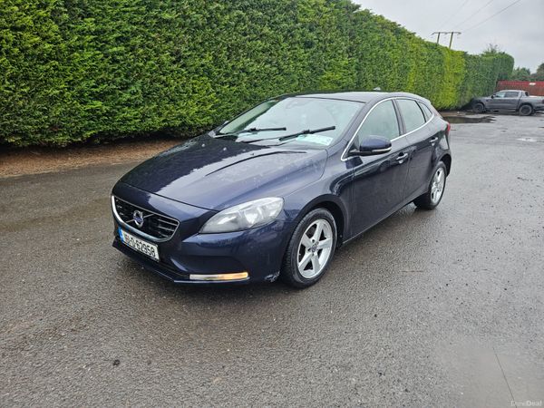 Volvo V40 Hatchback, Diesel, 2016, Blue