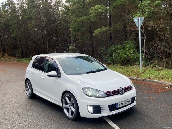 Volkswagen Golf Hatchback, Diesel, 2011, White