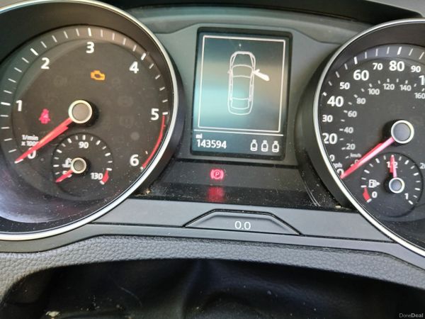 Volkswagen Passat Saloon, Diesel, 2015, Silver