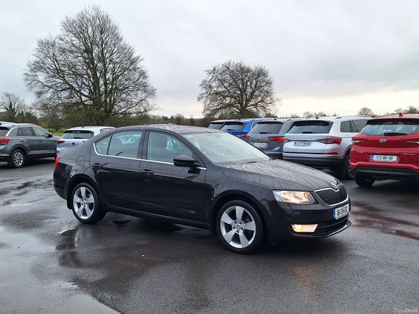 Skoda Octavia Saloon, Diesel, 2016, Black
