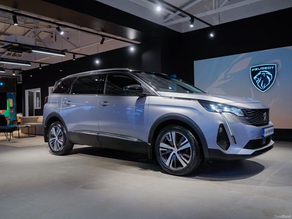 Peugeot 5008 MPV, Diesel, 2023, Grey