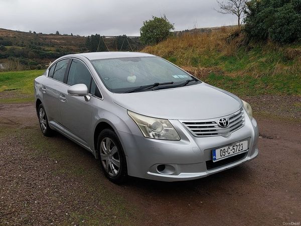 Toyota Avensis Saloon, Diesel, 2009, Silver