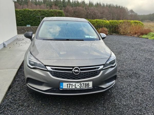 Opel Astra Hatchback, Diesel, 2017, Brown