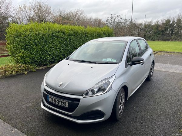 Peugeot 208 Hatchback, Petrol, 2017, Grey
