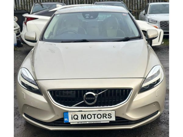 Volvo V40 Hatchback, Diesel, 2016, Beige